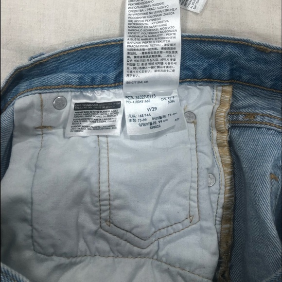 Levi’s 501 Jean Shorts - Picture 5 of 6